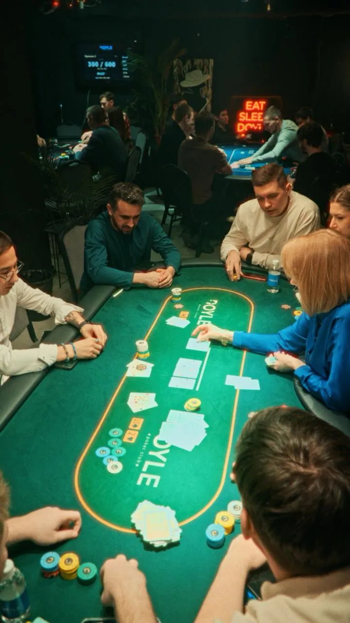 Фотография клуба Дойл (Doyle poker club)