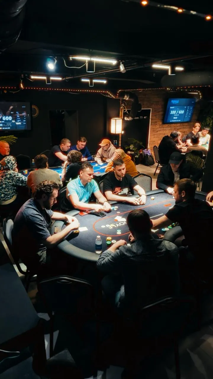 Фотография клуба Дойл (Doyle poker club)