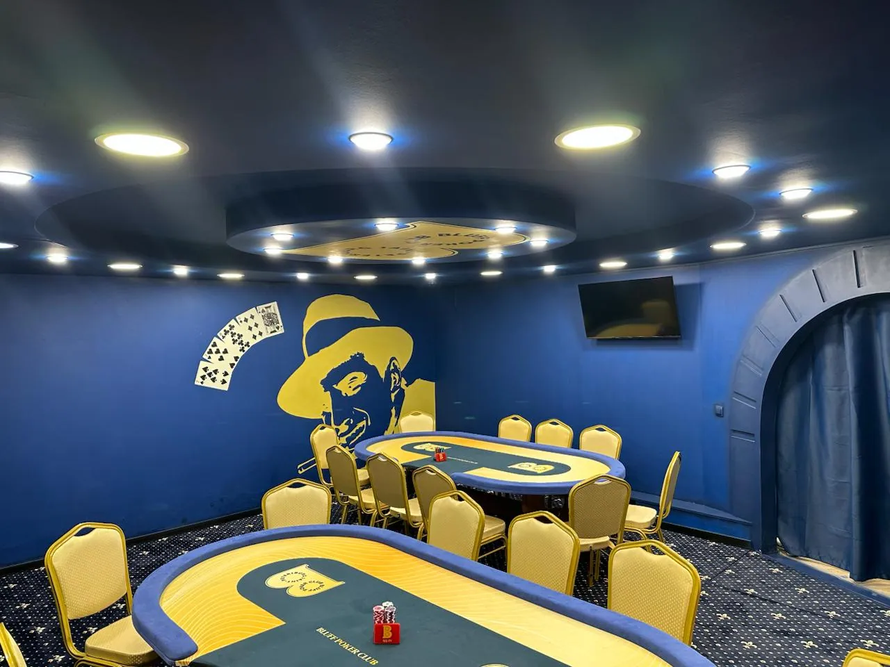 Фотография клуба BLUFF POKER CLUB