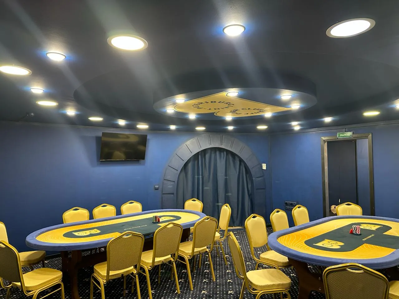 Фотография клуба BLUFF POKER CLUB